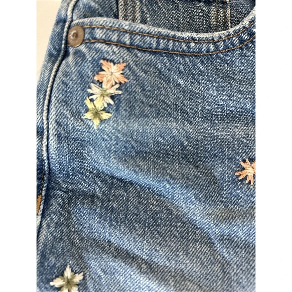 American Eagle Mom Denim Shorts Floral Embroidered Cut Off High Rise Size 00